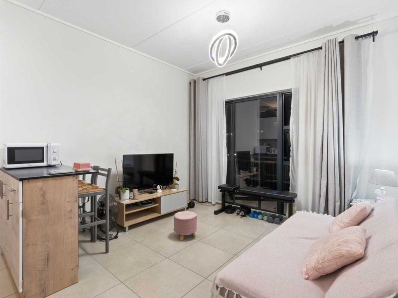Live in Style: Gym, Spa, Restaurant, and More at Fynbos! - Photo 2