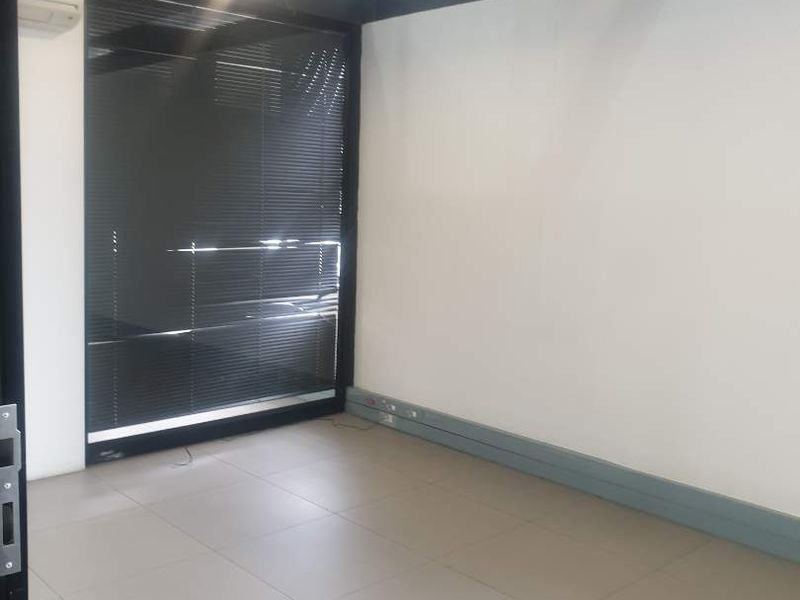 Offices to rent near Maerua Mall - very well located. - Photo 7