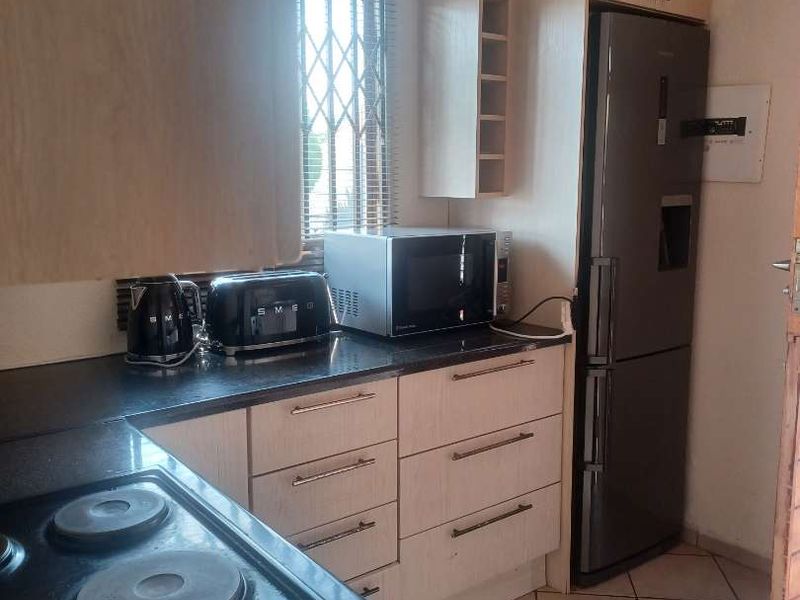 2 Bedroom House for Sale in The Orchards, Akasia - Photo 6