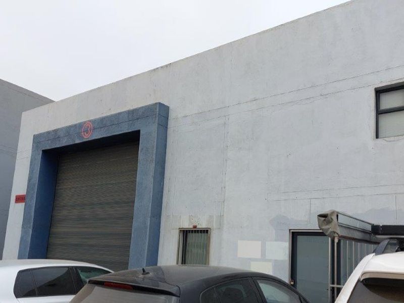 Amazing fully developed Industrial Property with lots of potential 💢 - Photo 5