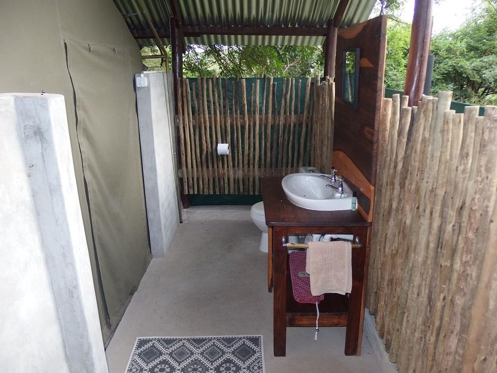 Luxury Tent Open-Air Shower Room
