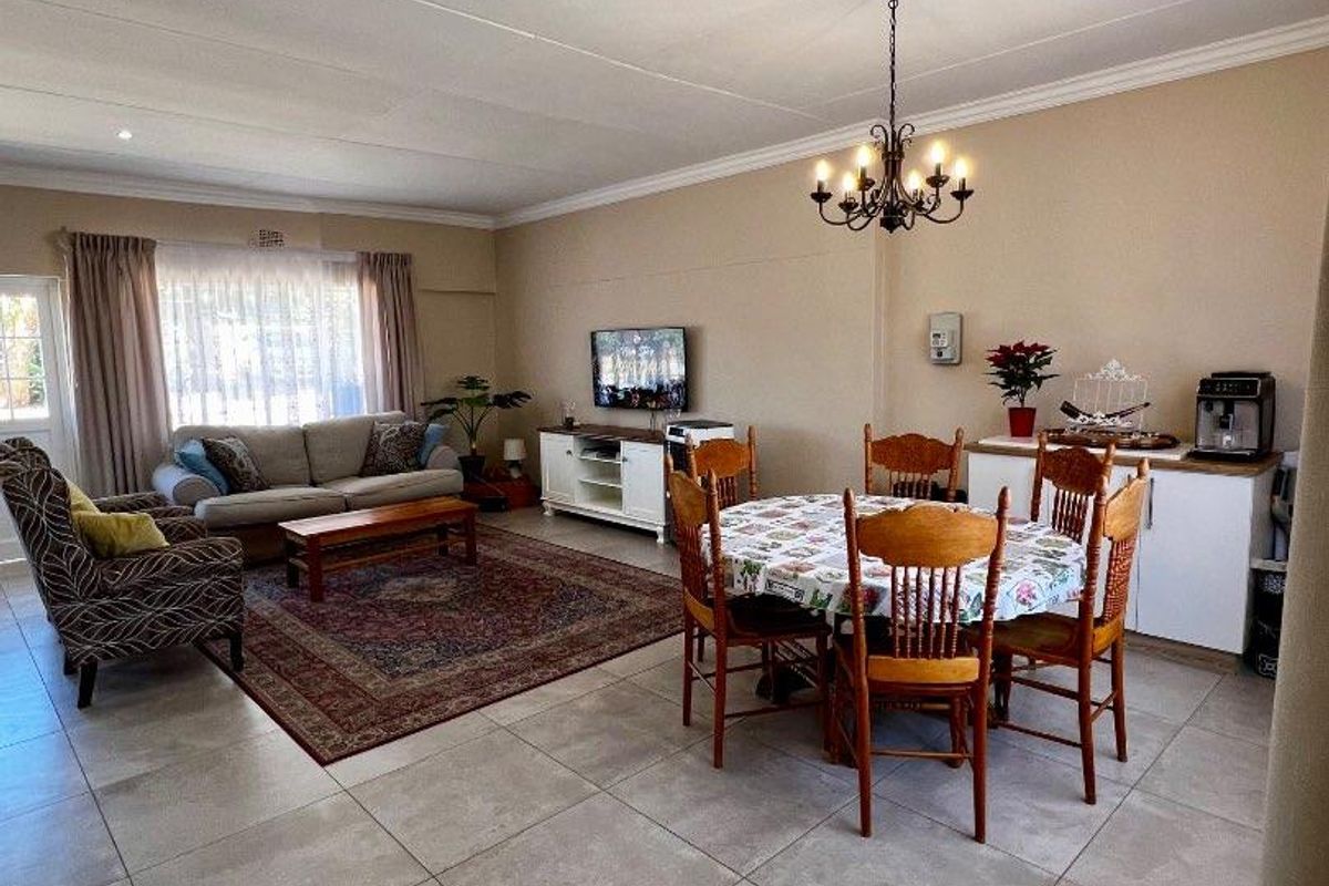 Newly renovated - Photo 5