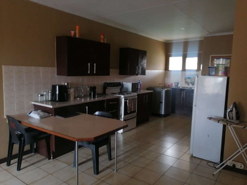 Spacious Living in a Prime Pretoria North Location. - Photo 3