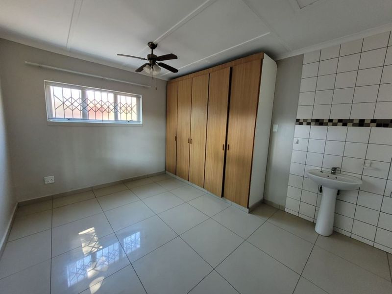 Cozy 1-Bedroom Rental in Veld En Vlei, Richards Bay - Small Dogs are welcome ! - Photo 3
