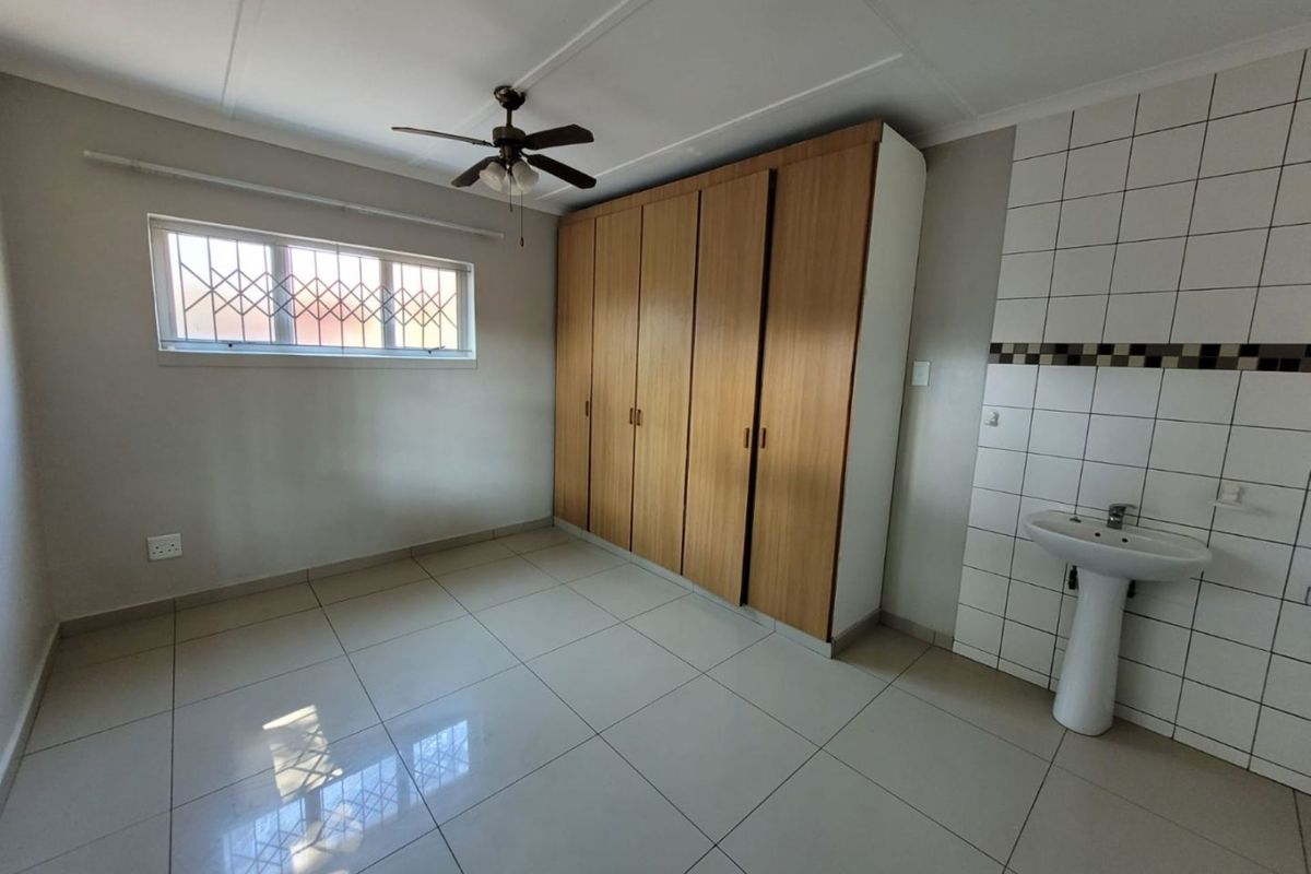 Cozy 1-Bedroom Rental in Veld En Vlei, Richards Bay - Small Dogs are welcome ! - Photo 3