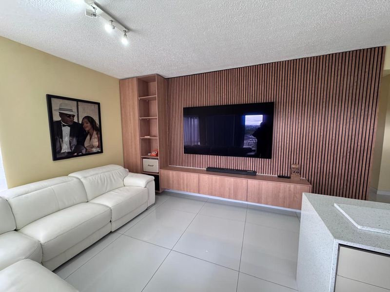 Modern 3-Bedroom Apartment with Balcony in Soho Junction, Broadacres - Photo 5