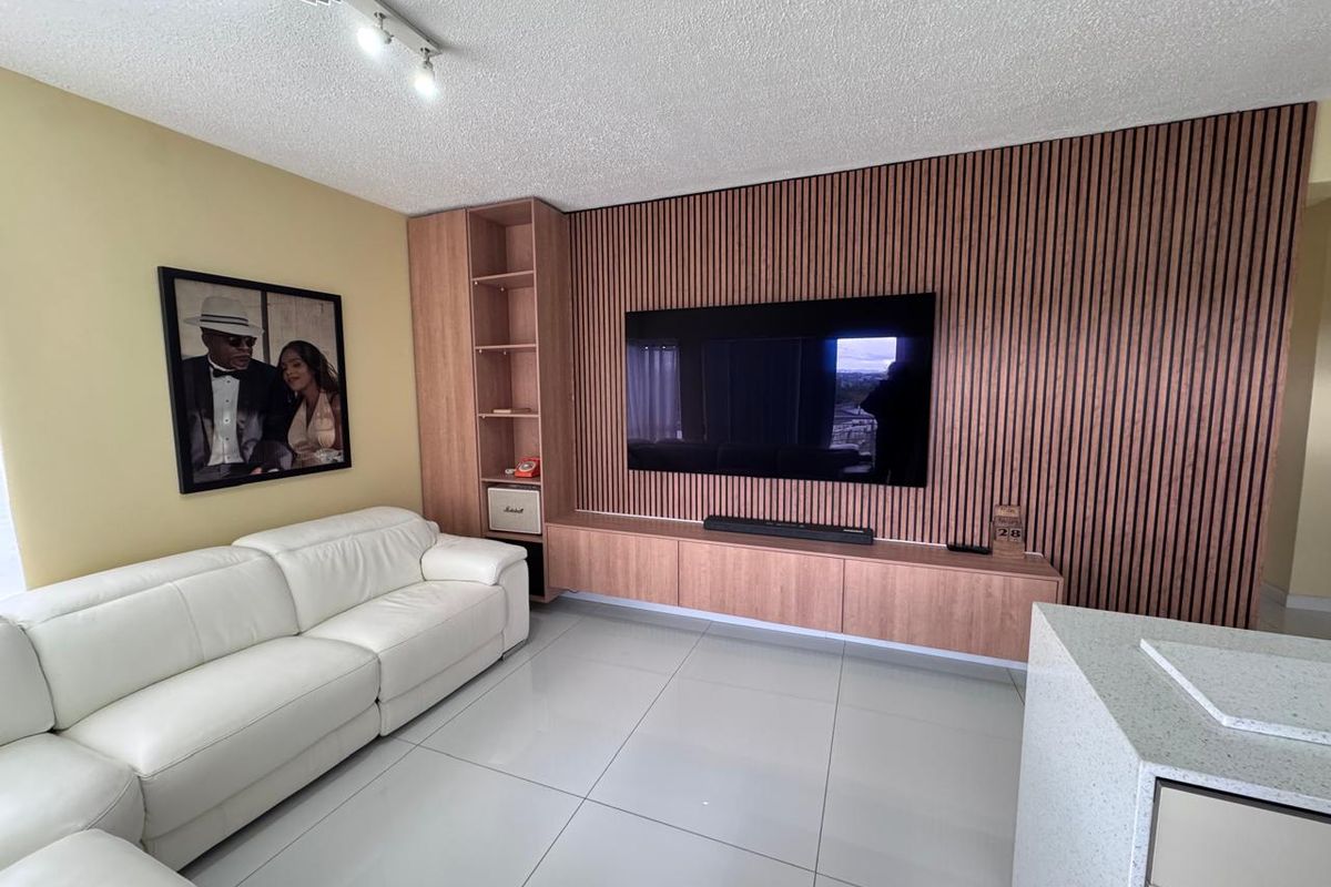 Modern 3-Bedroom Apartment with Balcony in Soho Junction, Broadacres - Photo 5