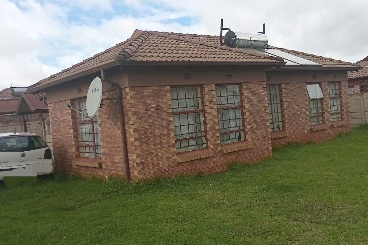 3 Bedroom House In Midrand Village - Photo 3