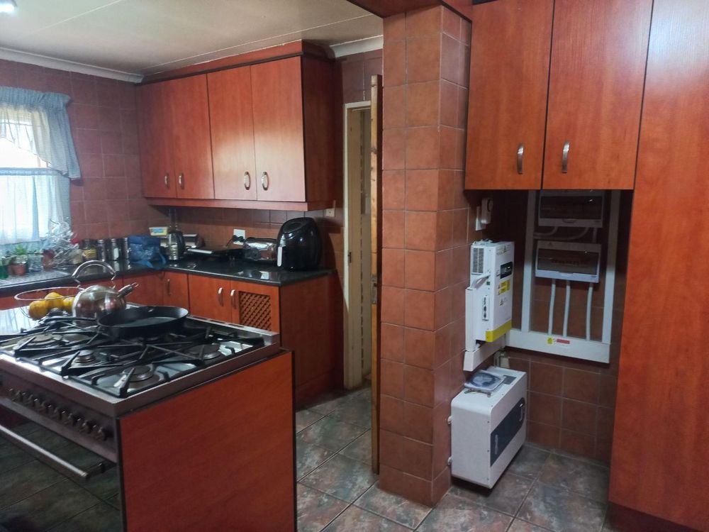 main home kitchen with the inverter/backup battery