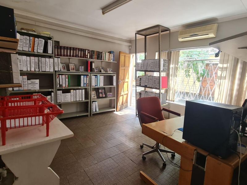 Exceptional Office Space with Income-Generating Flatlet – A Rare Opportunity! EXCLUDES VAT - Photo 7
