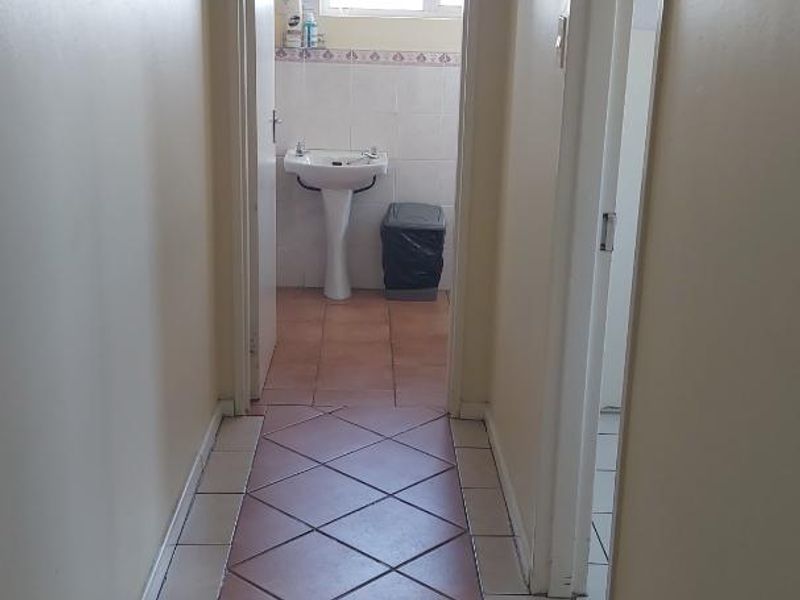 Offices to let in Newton Park. - Photo 10