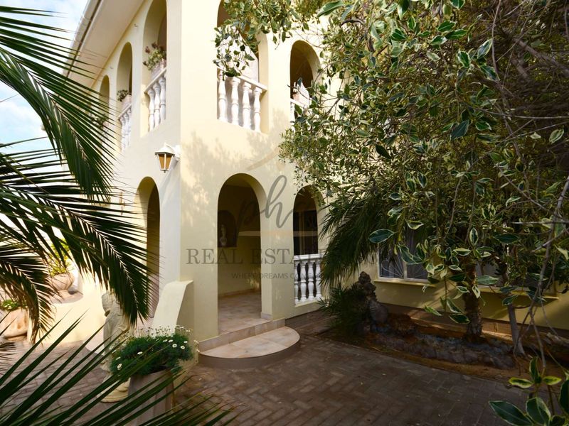 Spacious Multi-Unit Home with Income Potential in Swakopmund. - Photo 3
