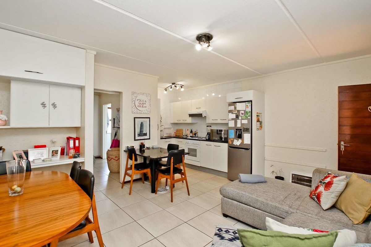 Neat One-Bedroom Garden Apartment – Ideal First Home or Investment! - Photo 2