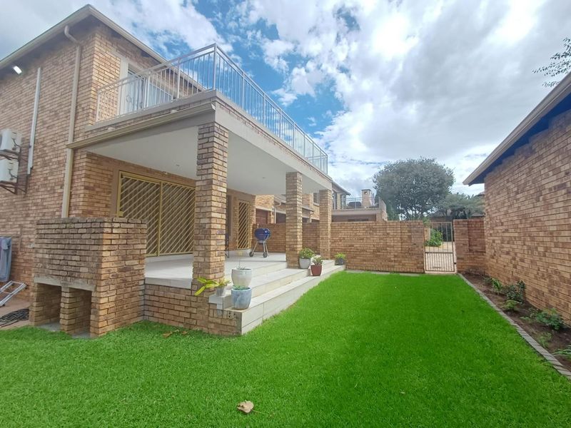 3-Bedroom Duplex in Prime Location - Photo 2