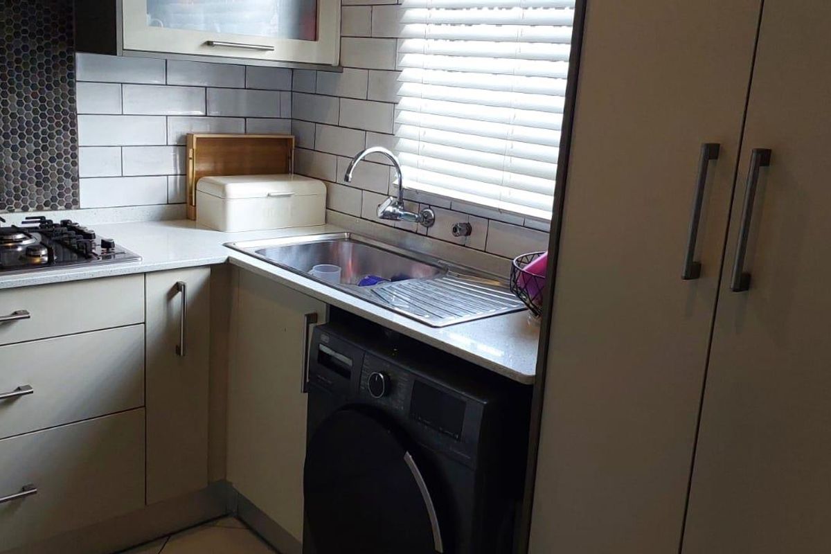 3 Bedroom House in Rosslyn - Photo 4