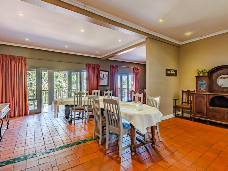 Exquisite Guest House in Waterkloof Ridge - Photo 5