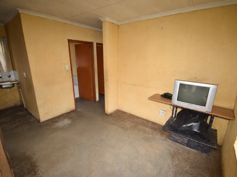 Bring Your TLC - Photo 6