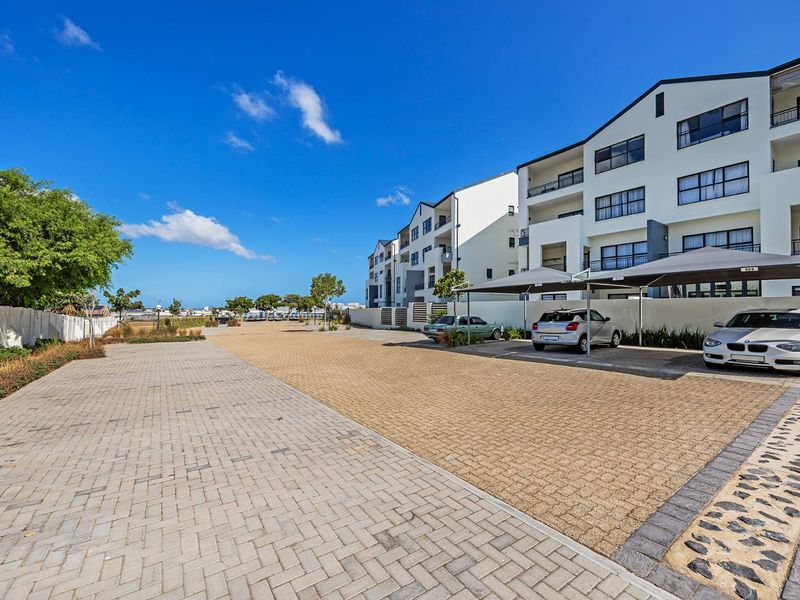 Ground-Floor 3 Bedroom Apartment in De Zicht Lifestyle Estate | Modern Living in a Secure Lifestyle Estate - Photo 8