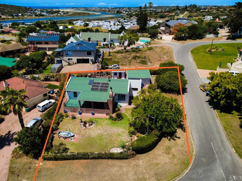 Family home with flatlet for sale in Stilbaai-Wes. - Photo 2