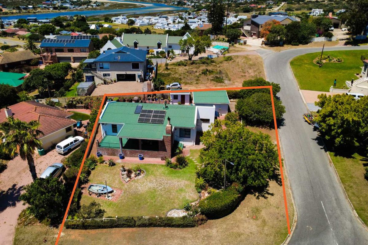 Family home with flatlet for sale in Stilbaai-Wes. - Photo 2