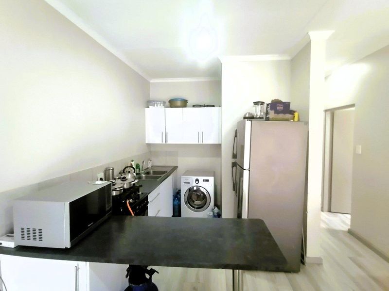 Charming 2-bedroom Cluster House - Photo 6