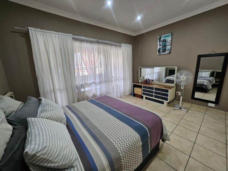 House For Sale in New Redruth, Alberton - Photo 9