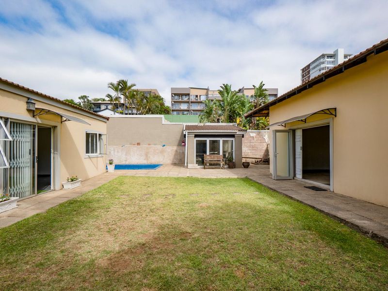 Level land home with 2 bed 2 bath cottage - Photo 2