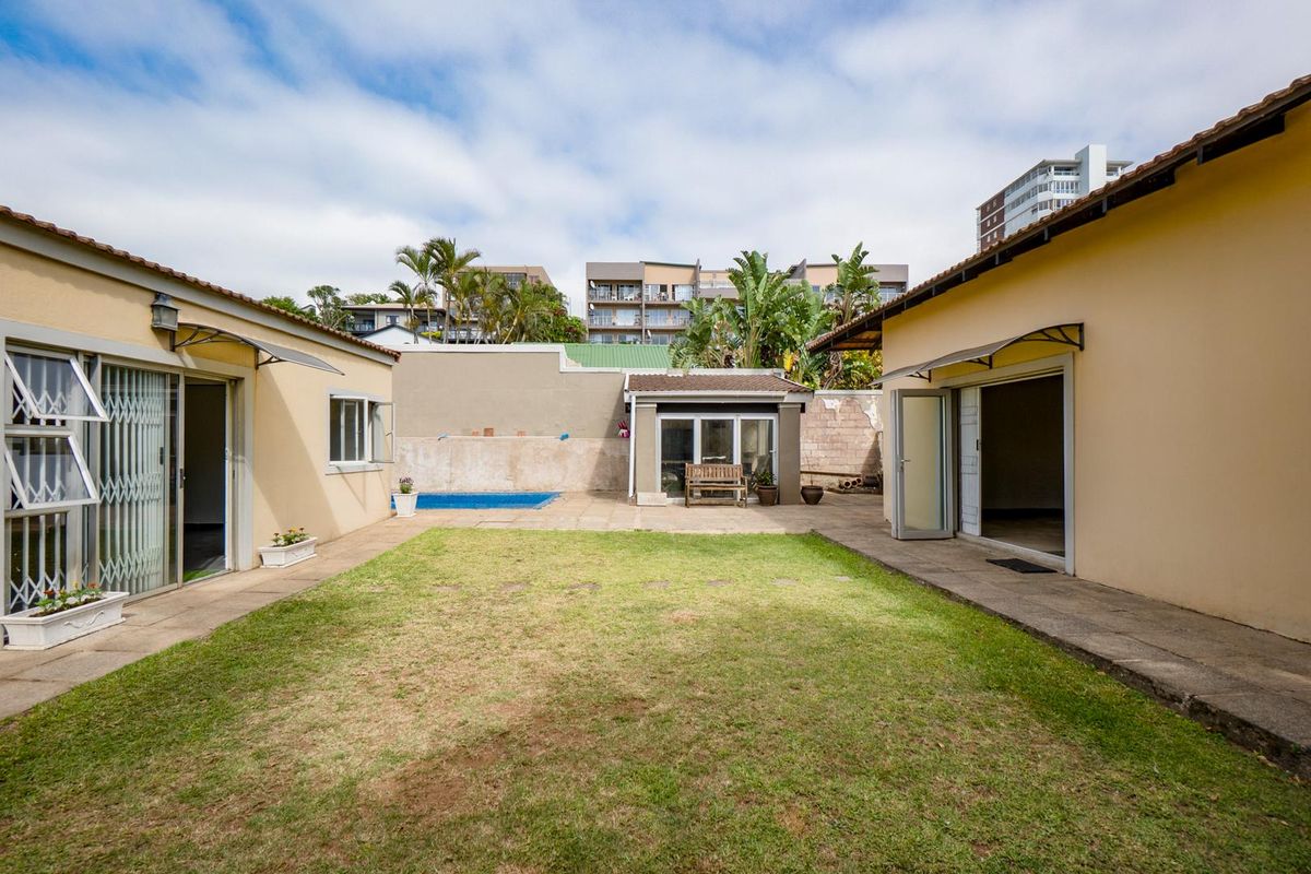 Level land home with 2 bed 2 bath cottage - Photo 2