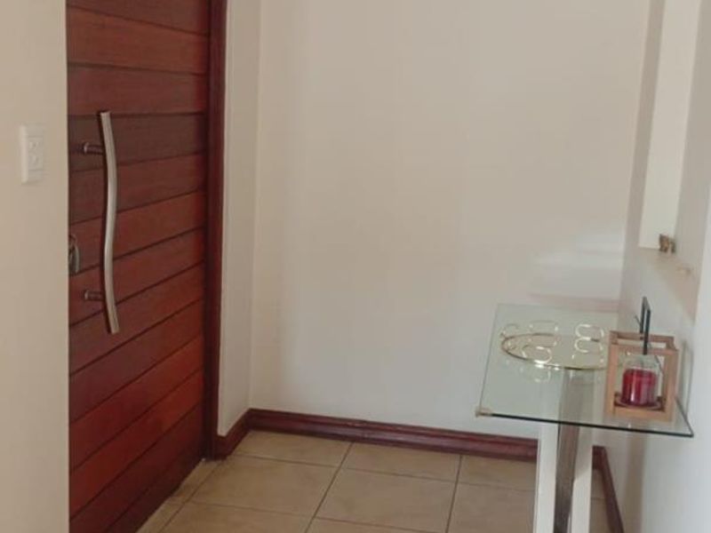 FAMILY HOME FOR RENT IN GLEN EAGLE ESTATE - Photo 2