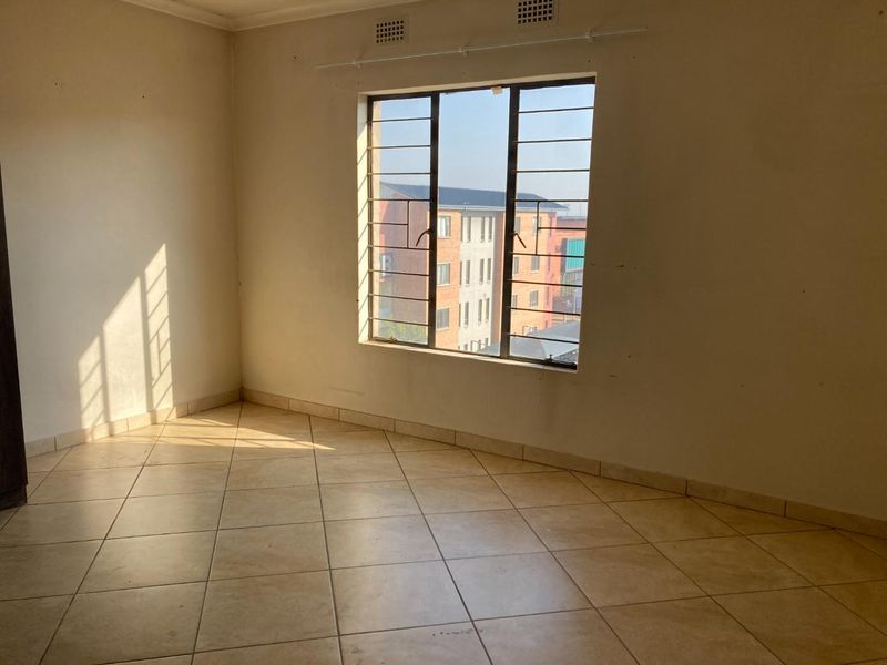 2 Bedroom Apartment for Sale - Photo 3