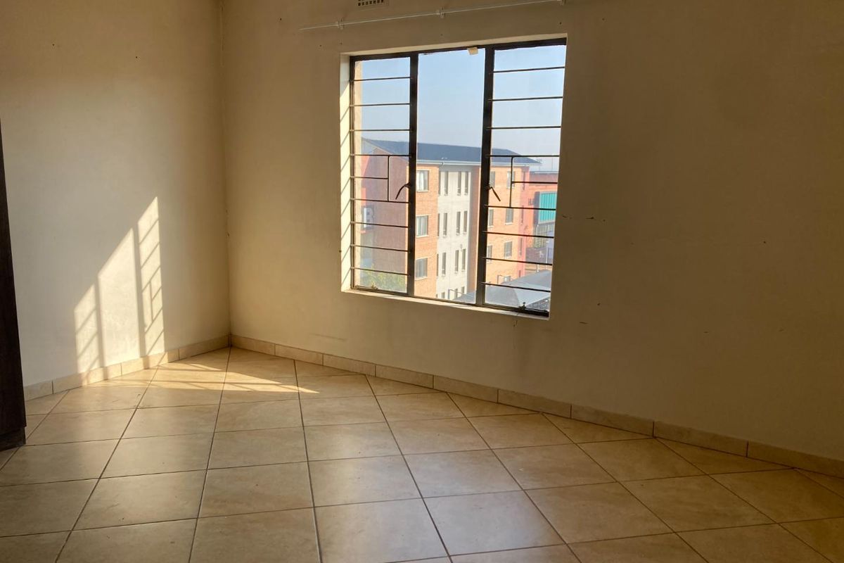 2 Bedroom Apartment for Sale - Photo 3