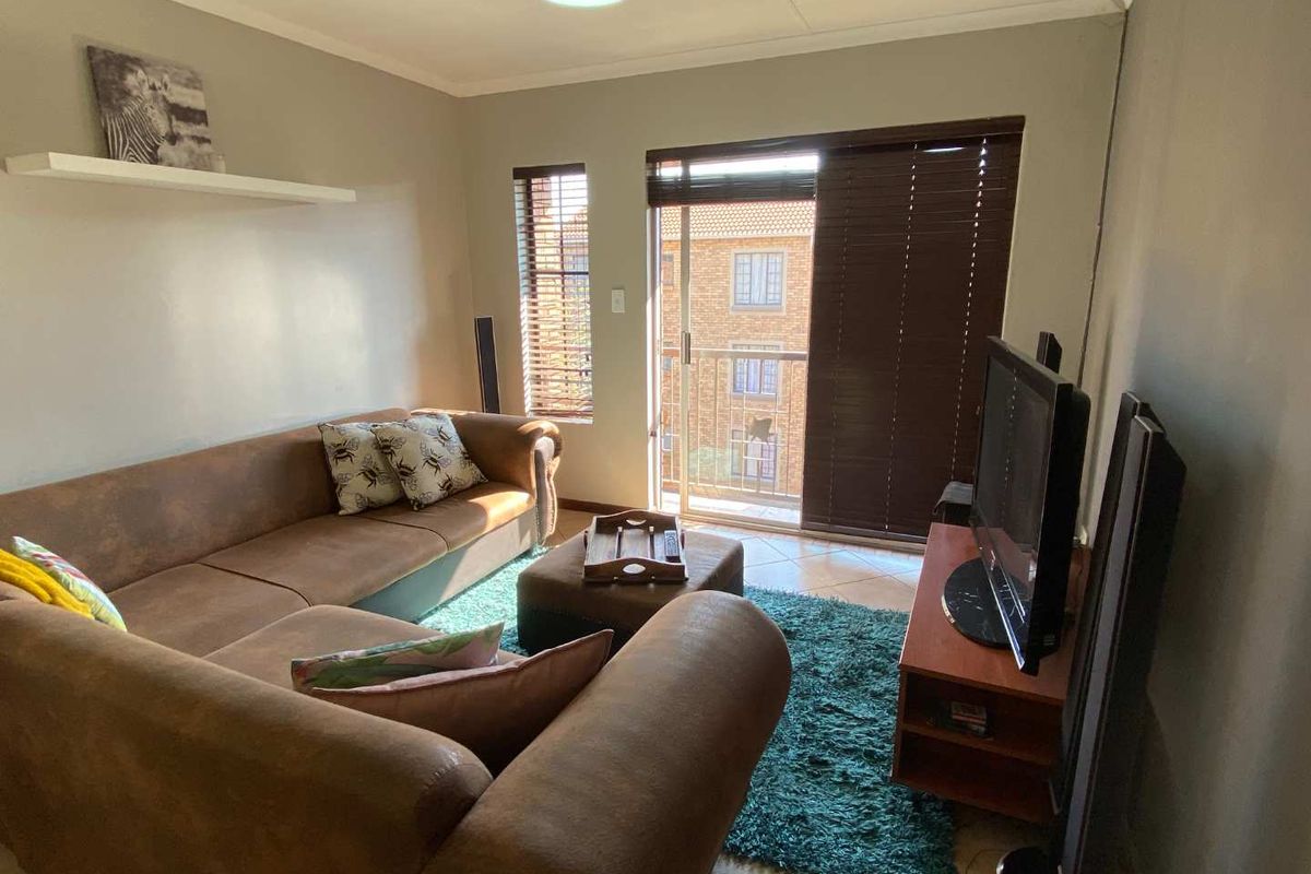 2 Bedroom Apartment / Flat in Eco Park Estate, Centurion. - Photo 5