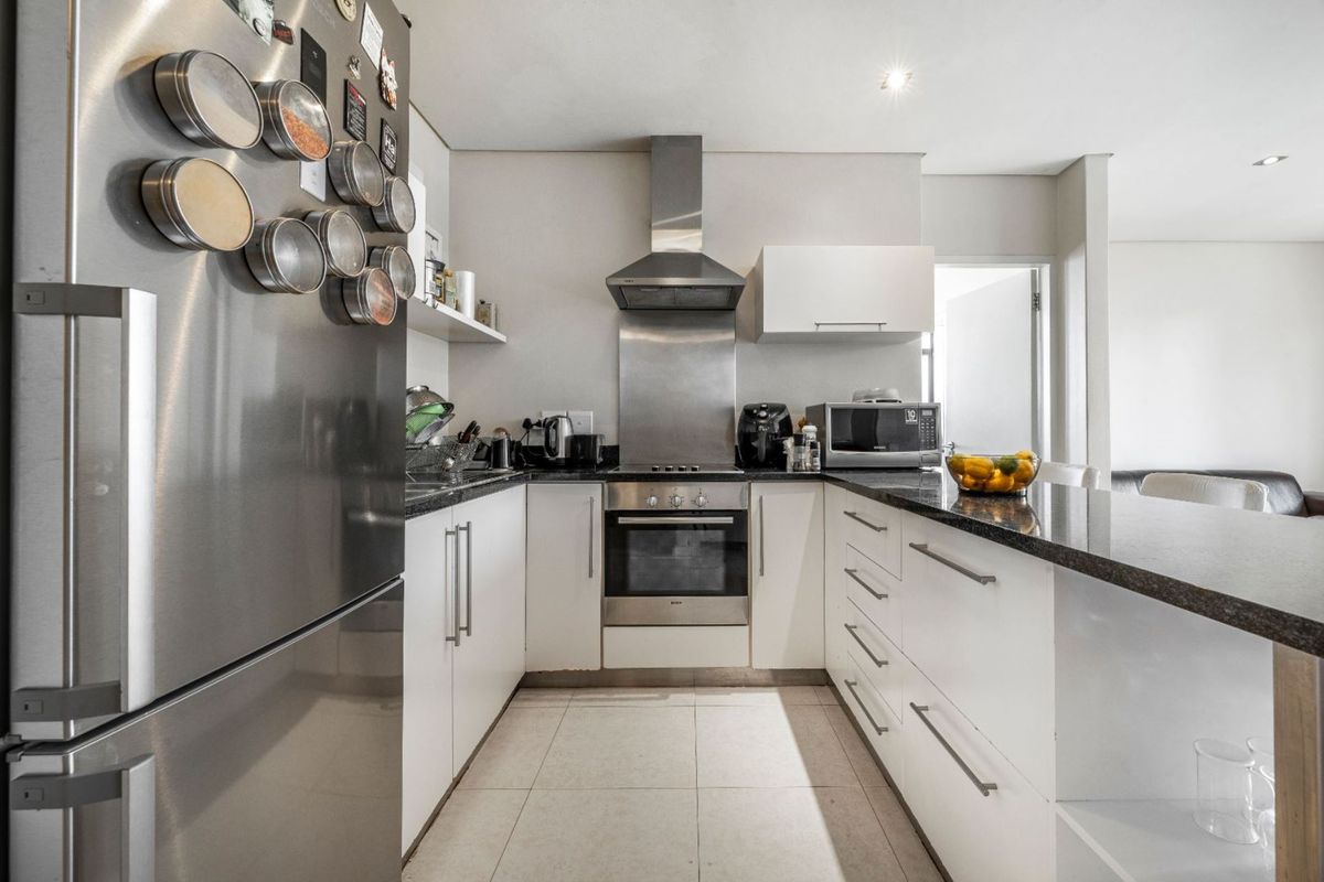 Two bedroom apartment for rent in 34 St George's - Photo 4