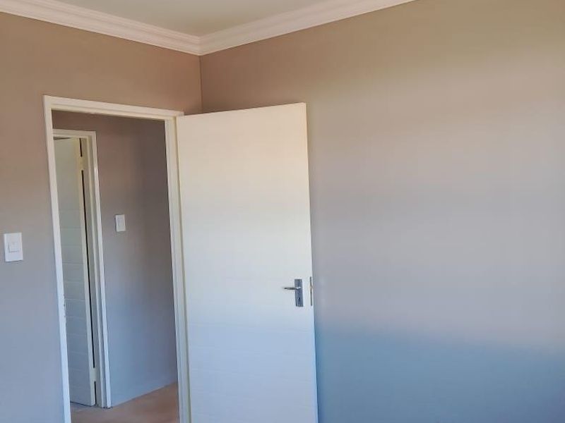 TWO BEDROOM HOUSE FOR SALE IN DAWN PARK EXT 49 - Photo 4