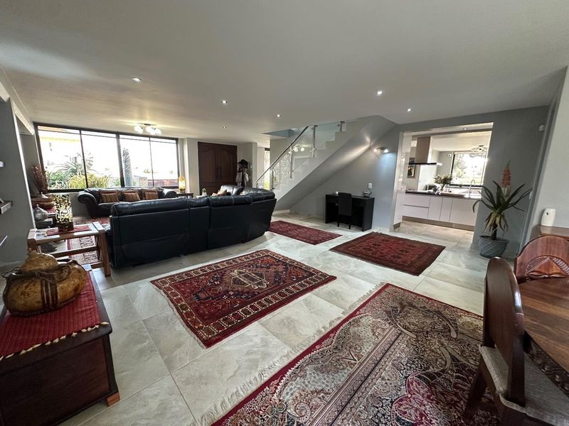 SPACIOUS HOME WITH TWO INCOME GENERATING FLATS FOR SALE,SWAKOPMUND - Photo 5