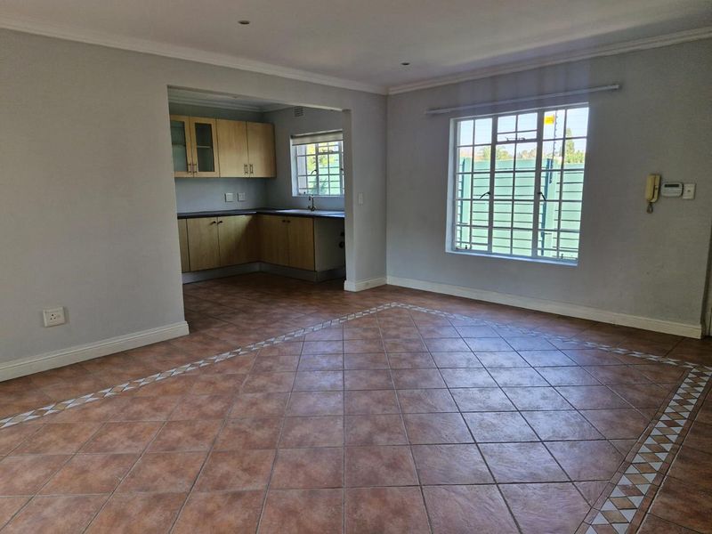 Spacious private cottage on North road in Morningside - Photo 4