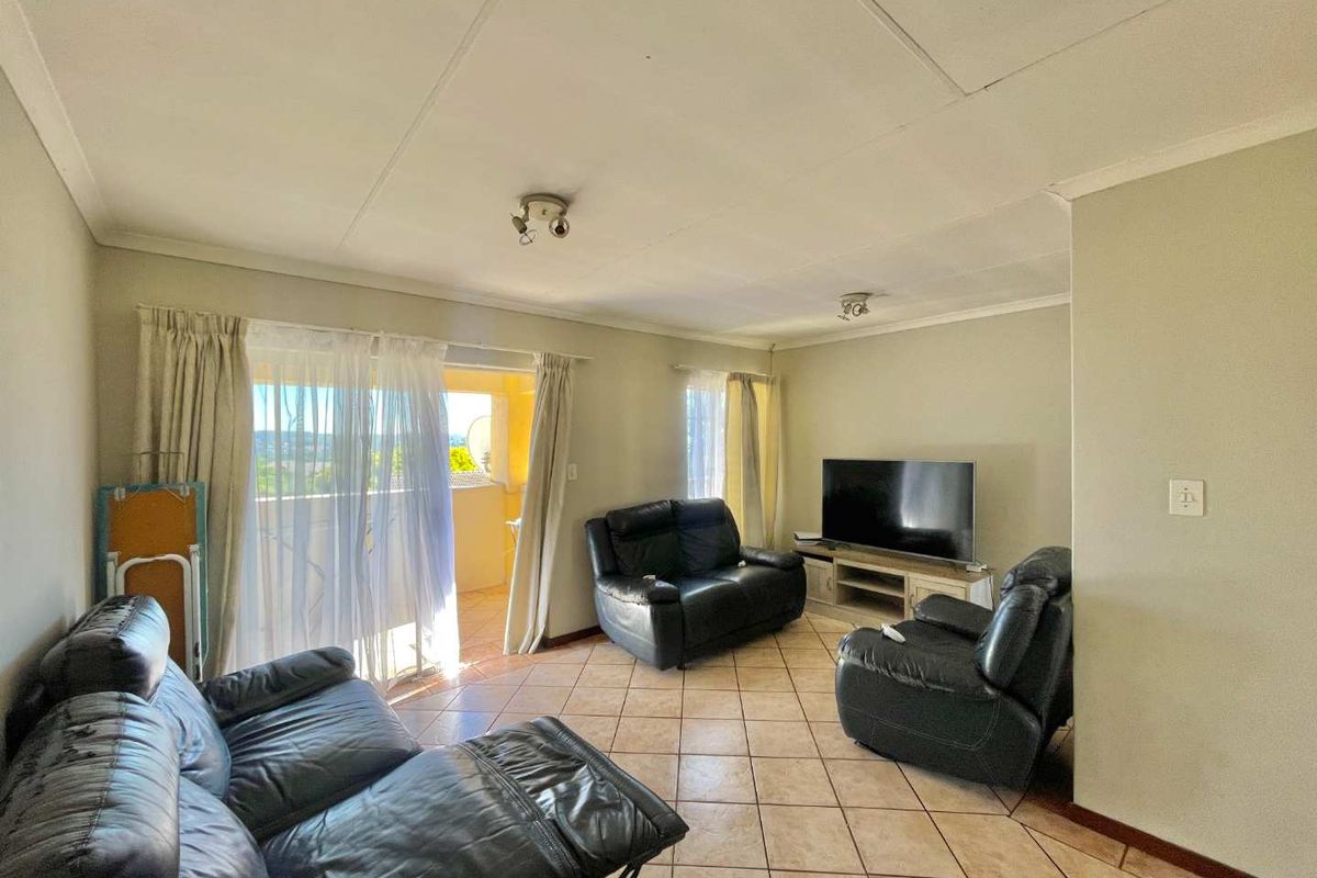 Live with a view! - Photo 3