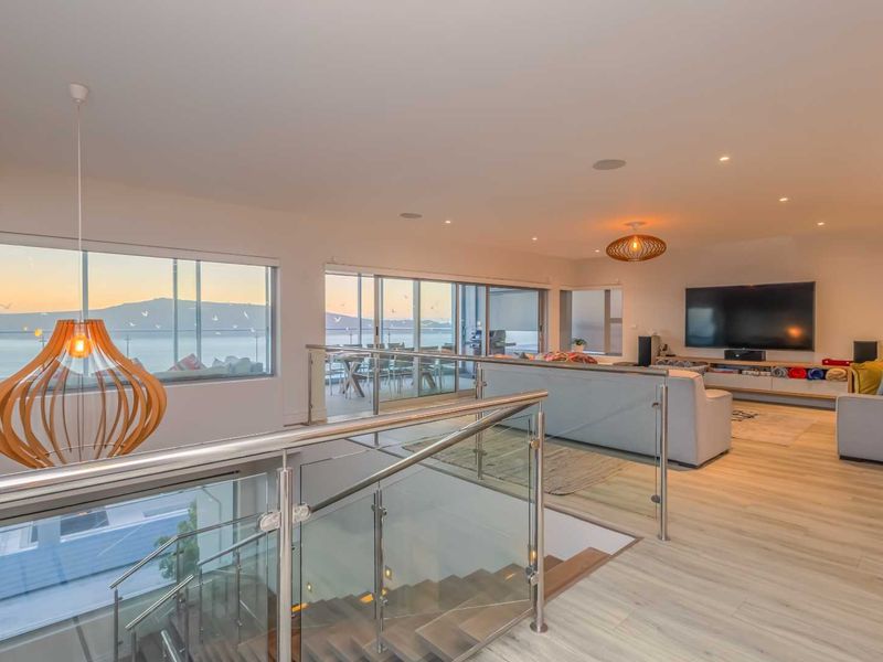 Elevated Luxury with Breathtaking Langebaan Lagoon Views - Photo 3