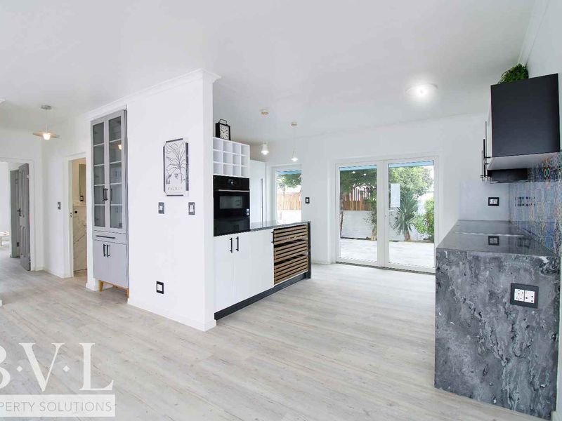 House For Sale - Vineta Swakopmund - Modern Coastal Living: A Rare Single-Level Sanctuary - Photo 4