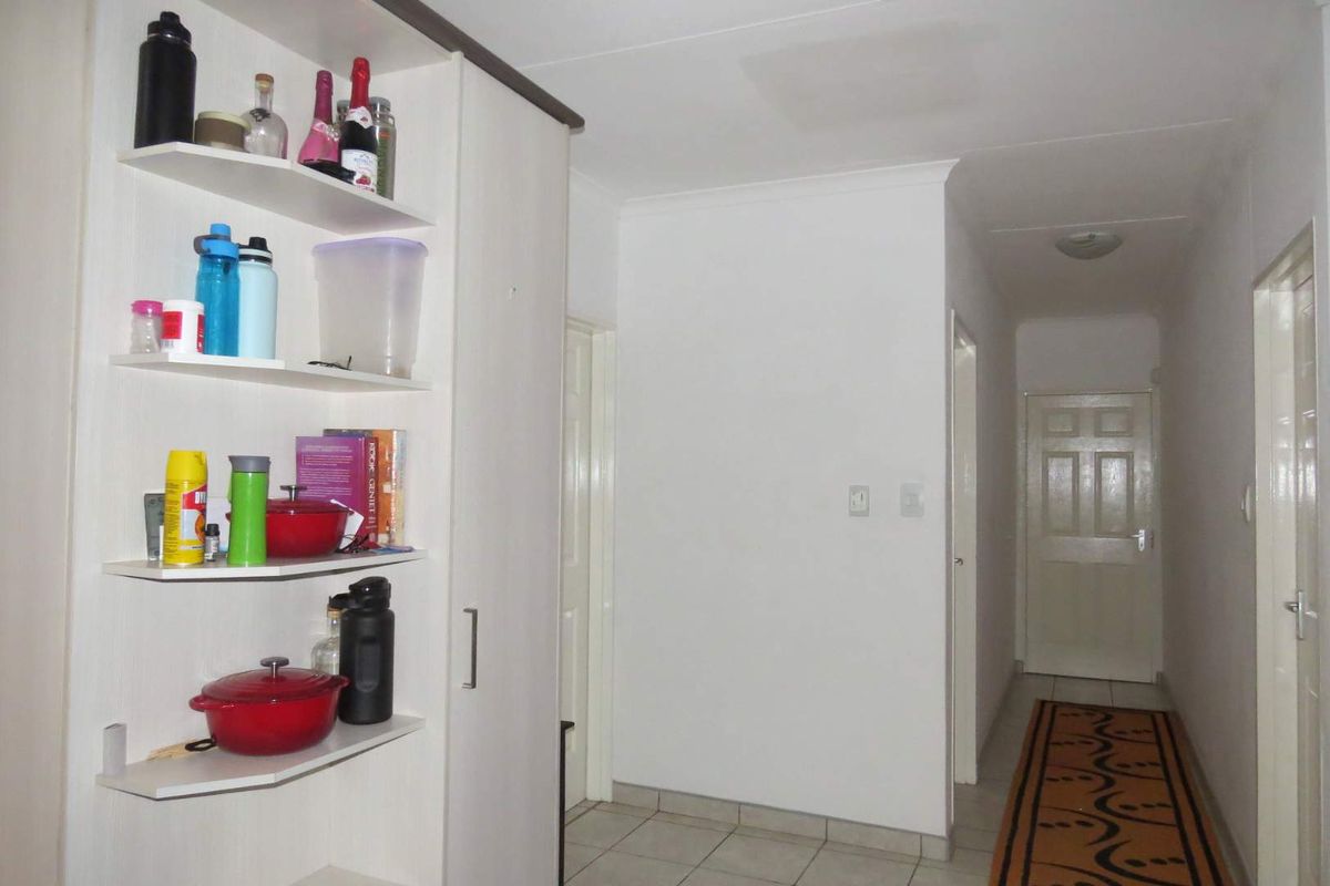 Townhouse For Sale in  Central Okahandja: Mountain Village - Photo 5