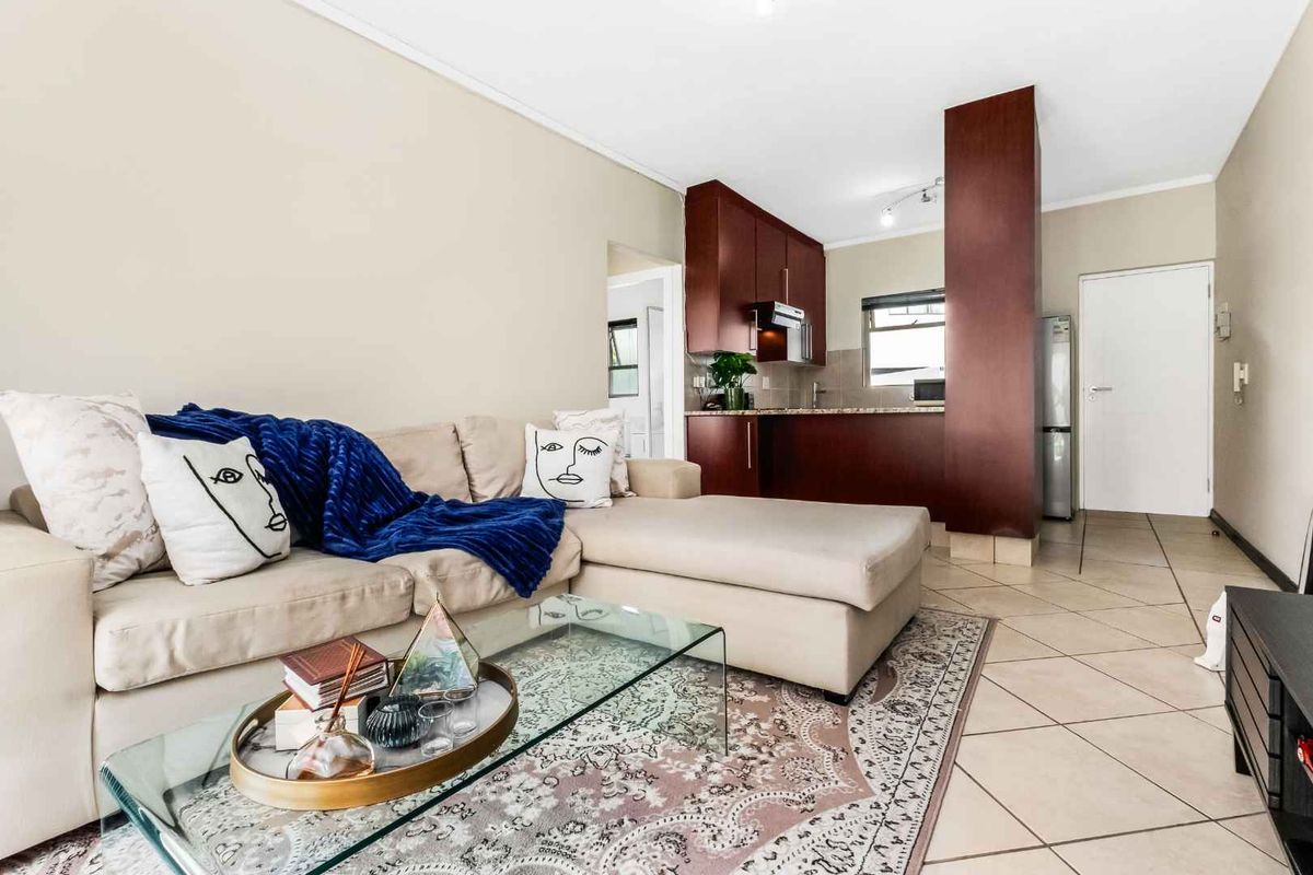 IDEAL LOCK-UP AND GO GROUND FLOOR UNIT IN SOUGHT AFTER TINZA LIFESTYLE ESTATE - Photo 3