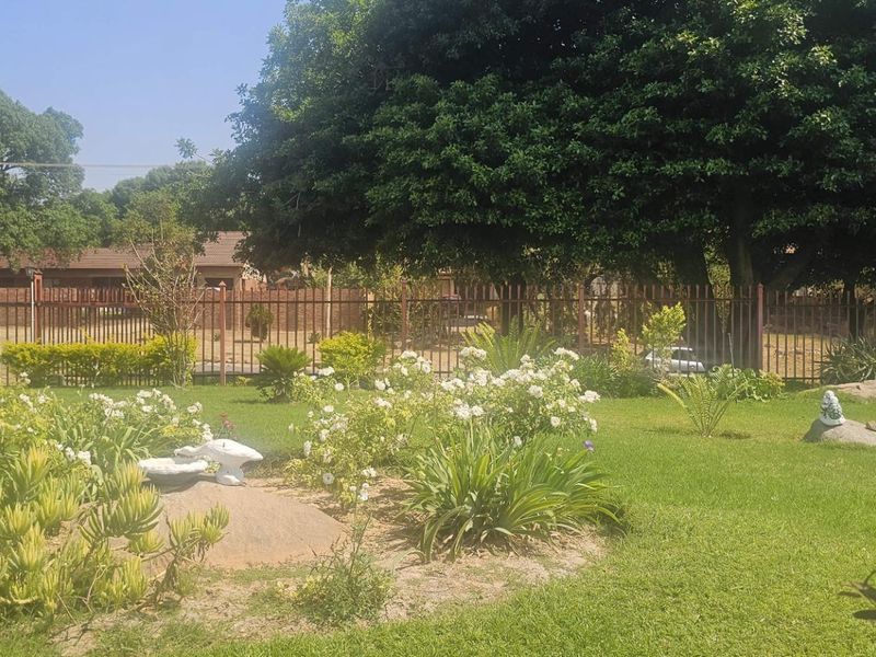 Massive 3 bedroom house for sale in Elandsrand - Photo 6