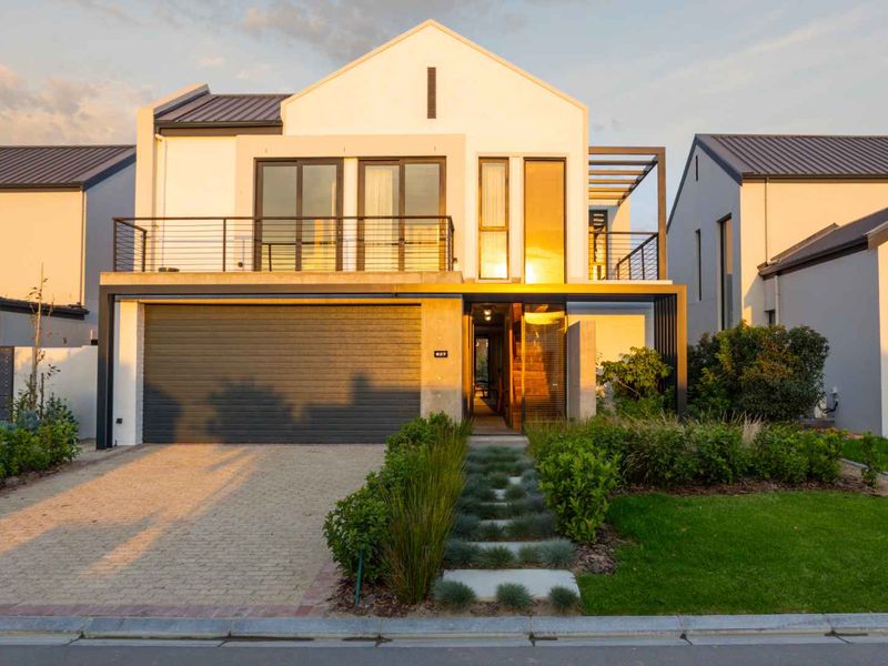 A Distinctive Nature-Inspired Home in the Sought-After Paarl Valleij Lifestyle Estate & Farm - Photo 3