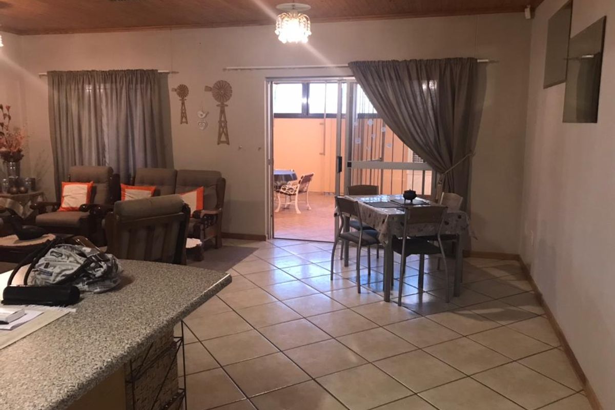 GORGEOUS AND SPACIOUS 2 BEDROOM UNIT FOR SALE IN MARIENTAL (JEANDRE AVENUE) - Photo 3