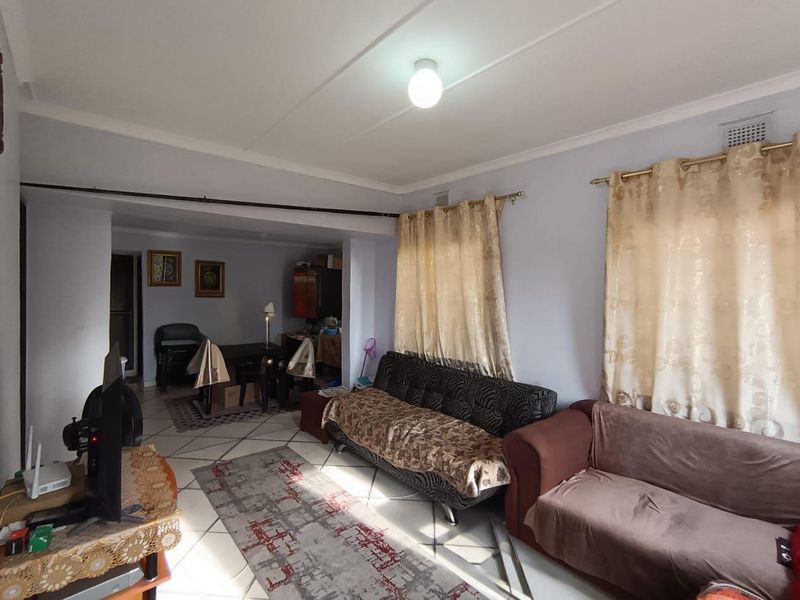 Convenient Location • Generous Space • Income Potential • Great Investment Opportunity - Photo 3