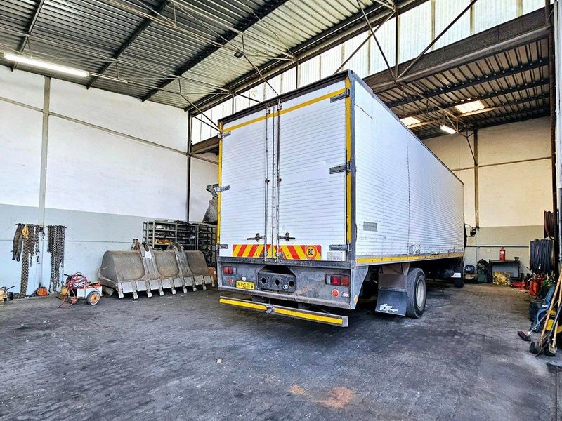 Warehouse for sale in Southern Industrial Area - Photo 2