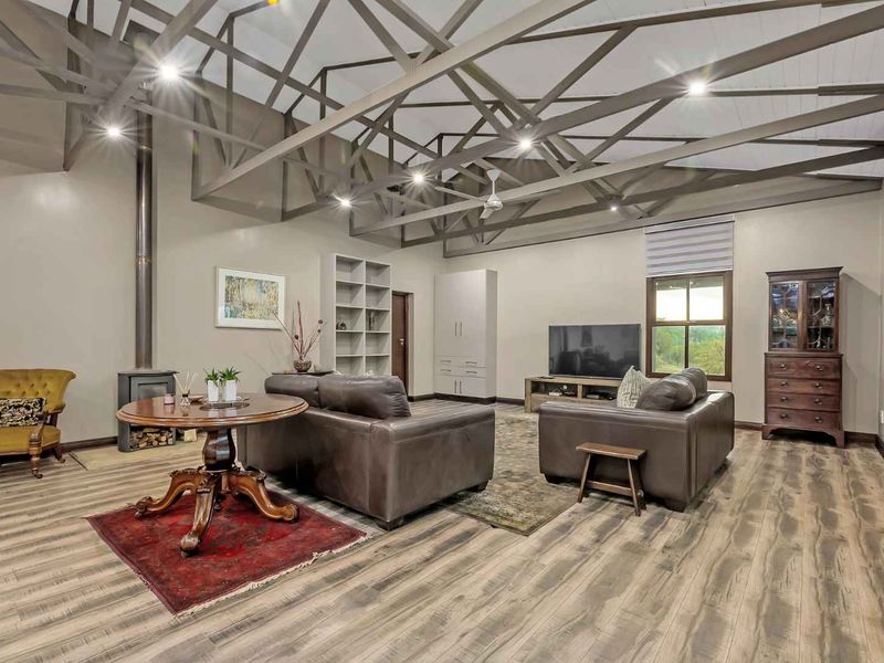 FURNISHED FARM STYLE COUNTRY FEELING - Photo 10