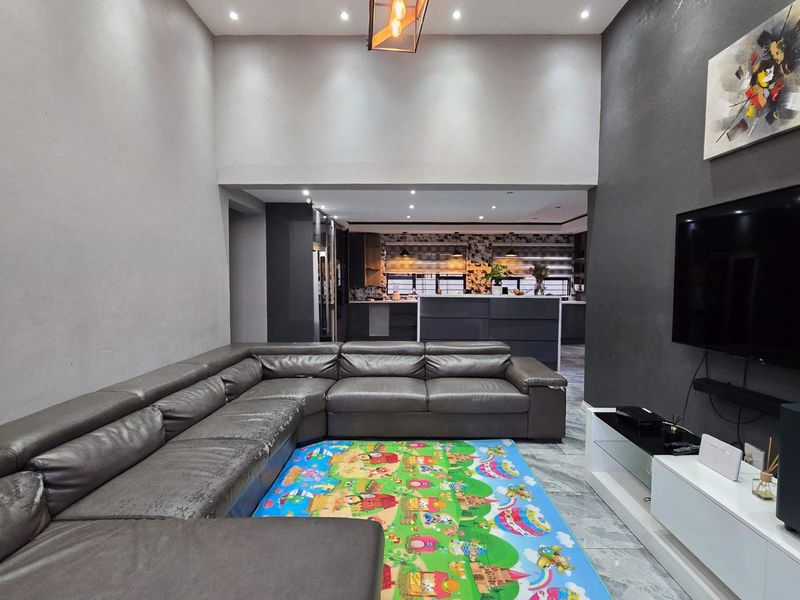 Contemporary Elegance Meets Family Living in the Heart of Rockdale - Photo 5