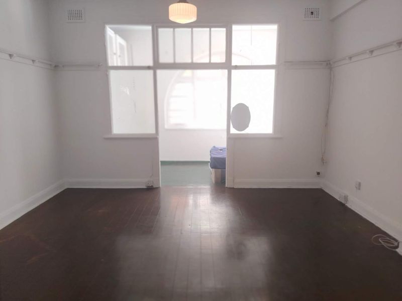 FLAT FOR SALE IN VICTORIA EMBANKMENT - Photo 3