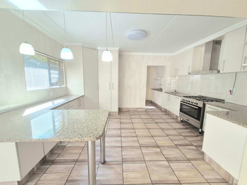 Luxury Living in the Heart of the North - Photo 2